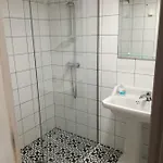 En